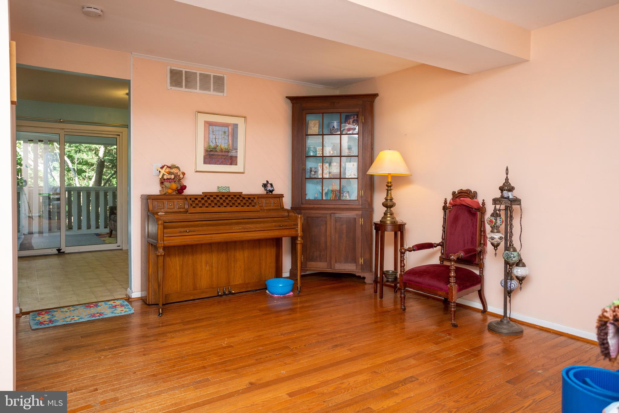 TOWN AND COUNTRY - Residential