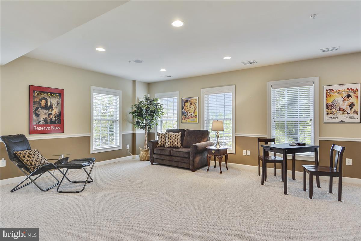 CROWN POINTE - Residential Lease