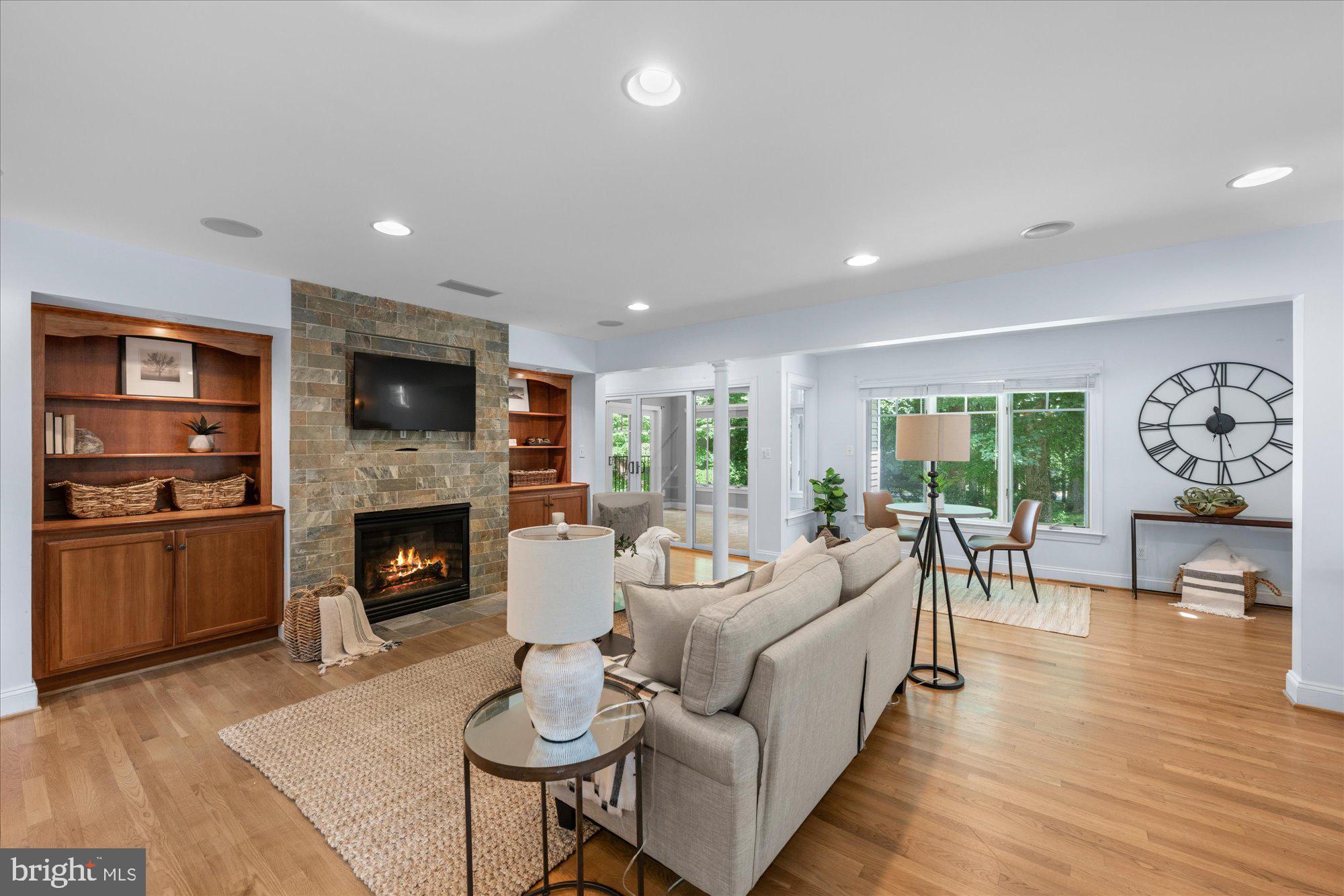 9328 GARDEN COURT