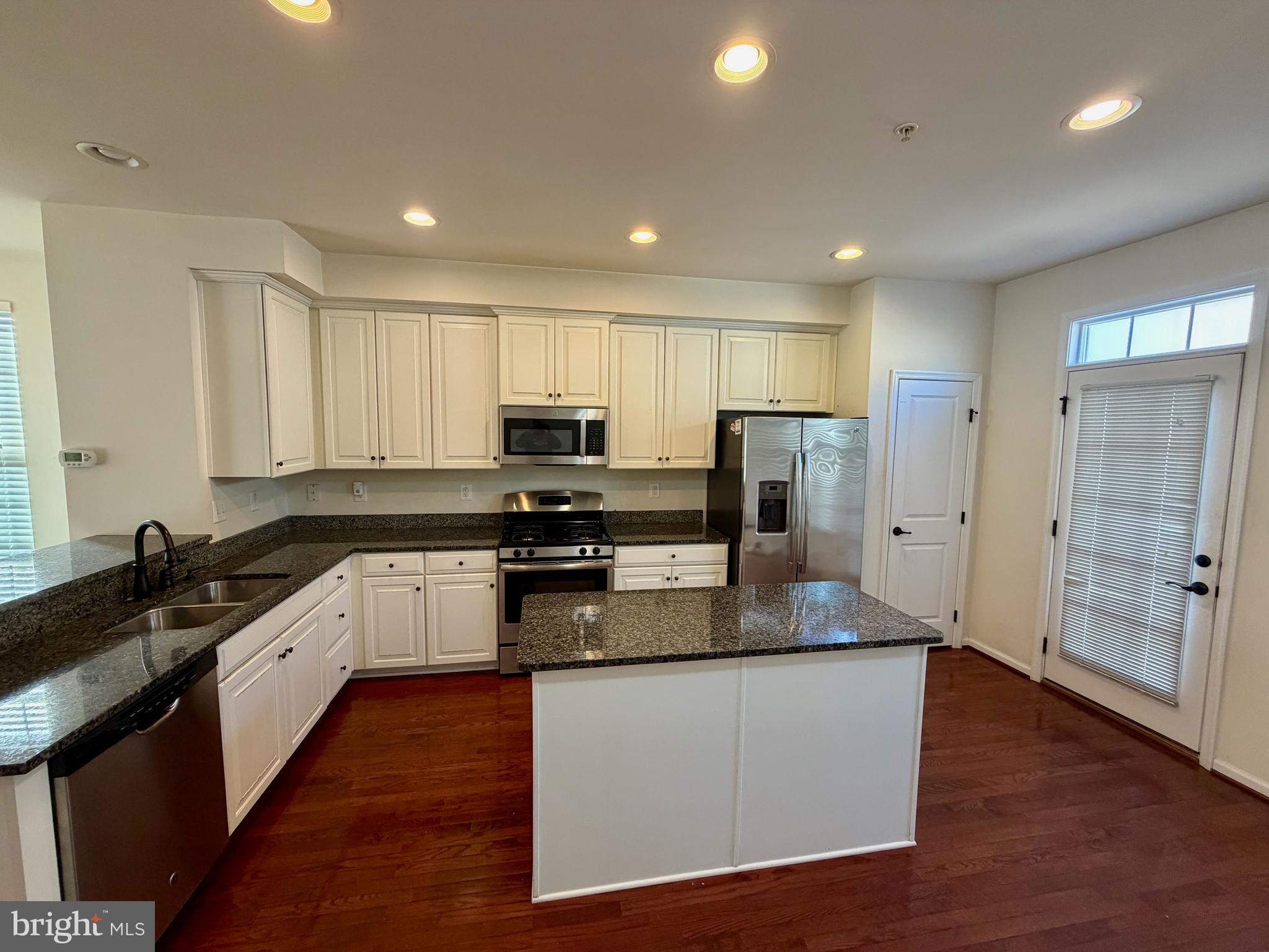 PARKSIDE - Residential