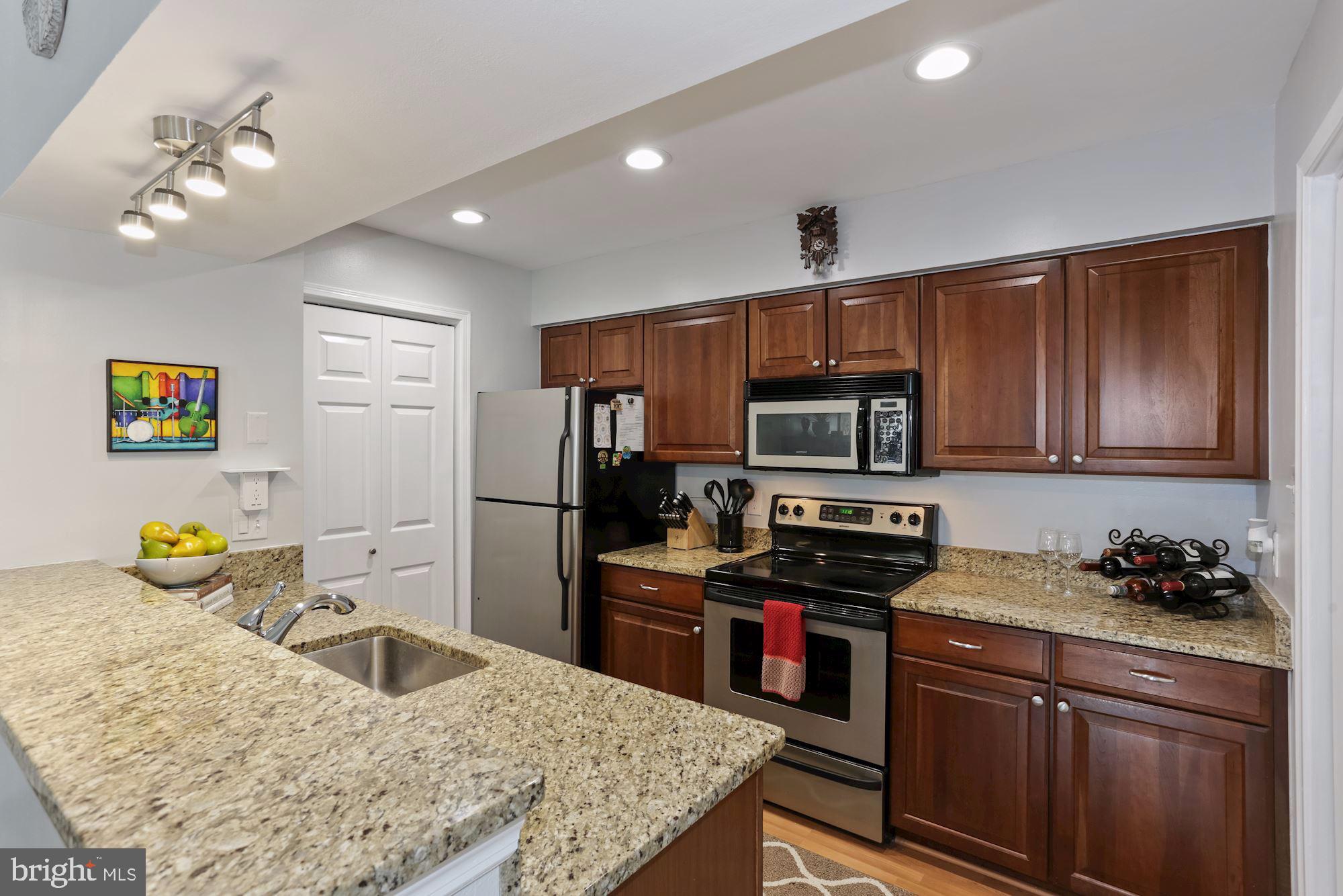 POINTE AT PARK CENTER - Residential