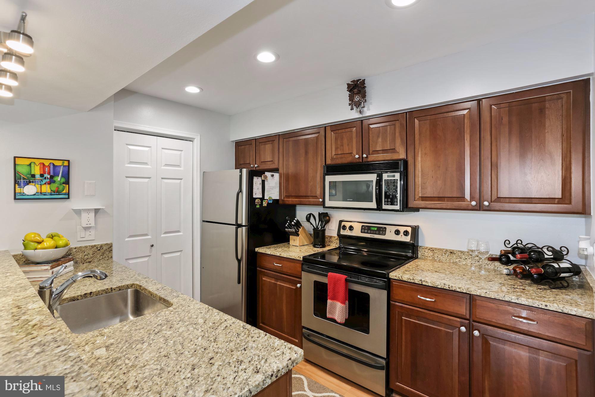 POINTE AT PARK CENTER - Residential