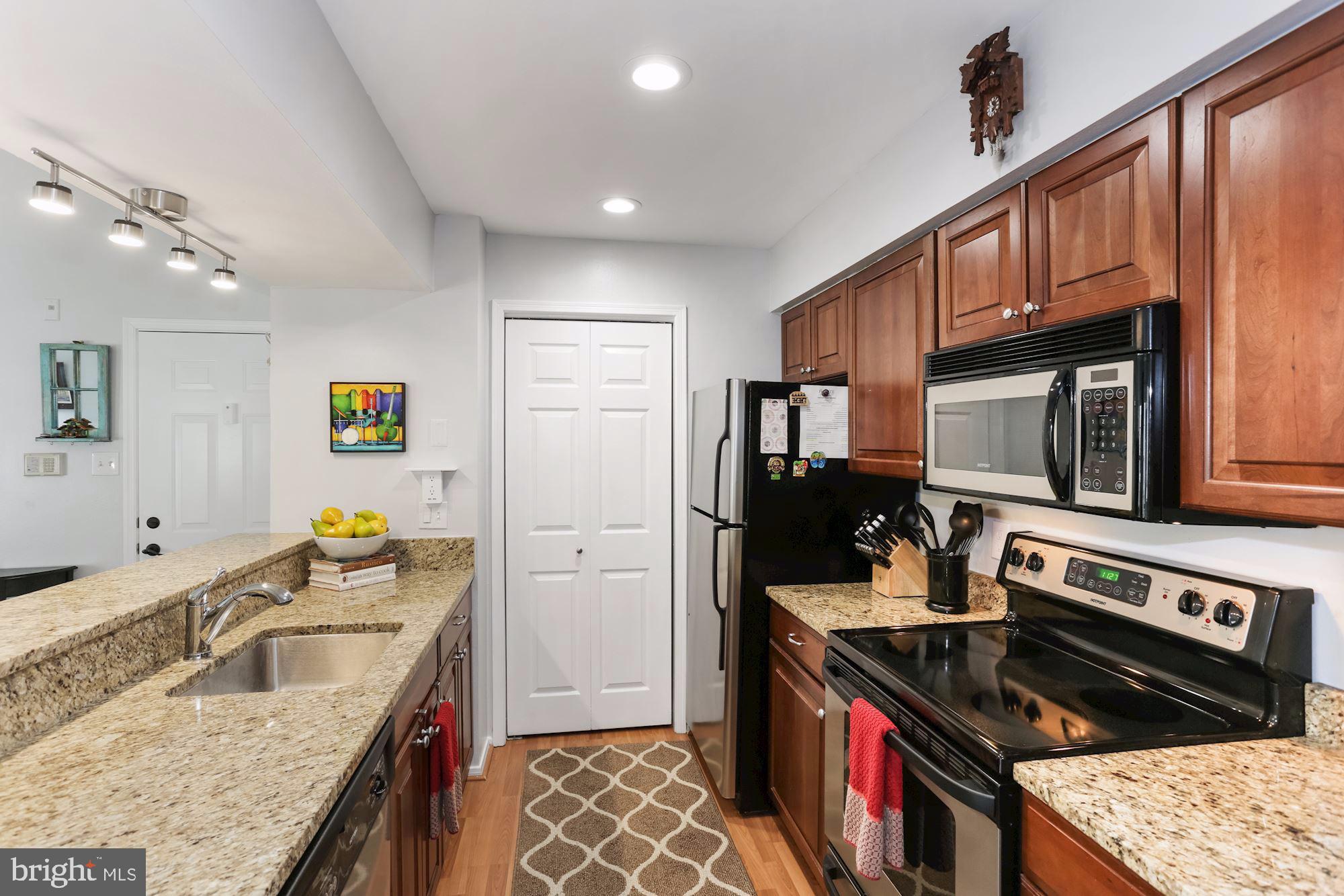 POINTE AT PARK CENTER - Residential