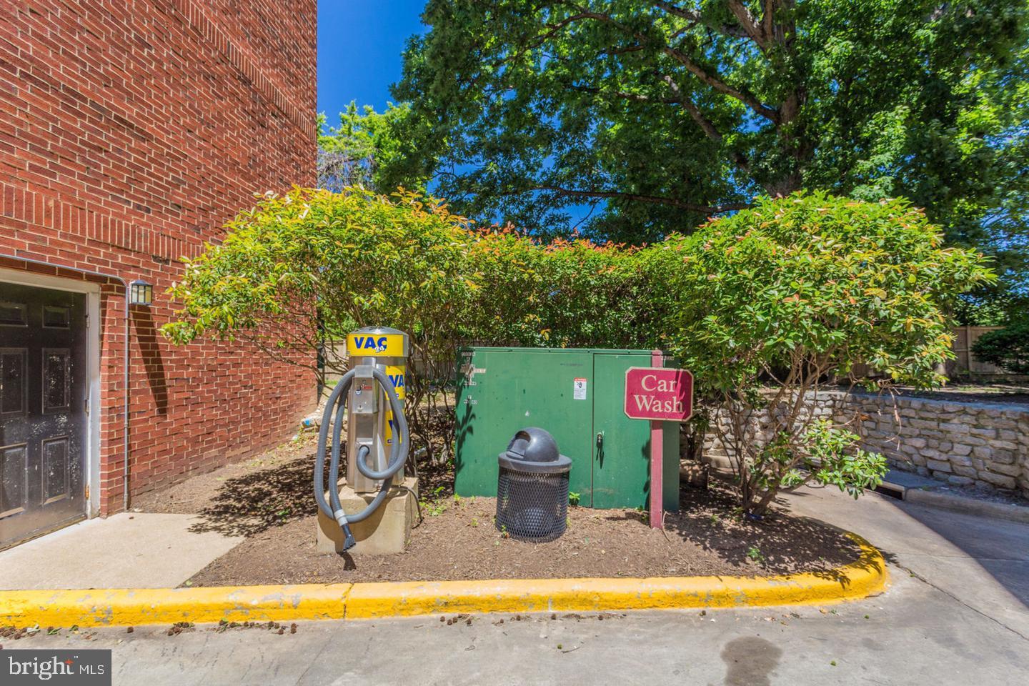 POINTE AT PARK CENTER - Residential