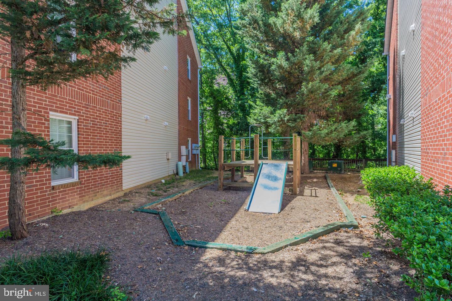 POINTE AT PARK CENTER - Residential