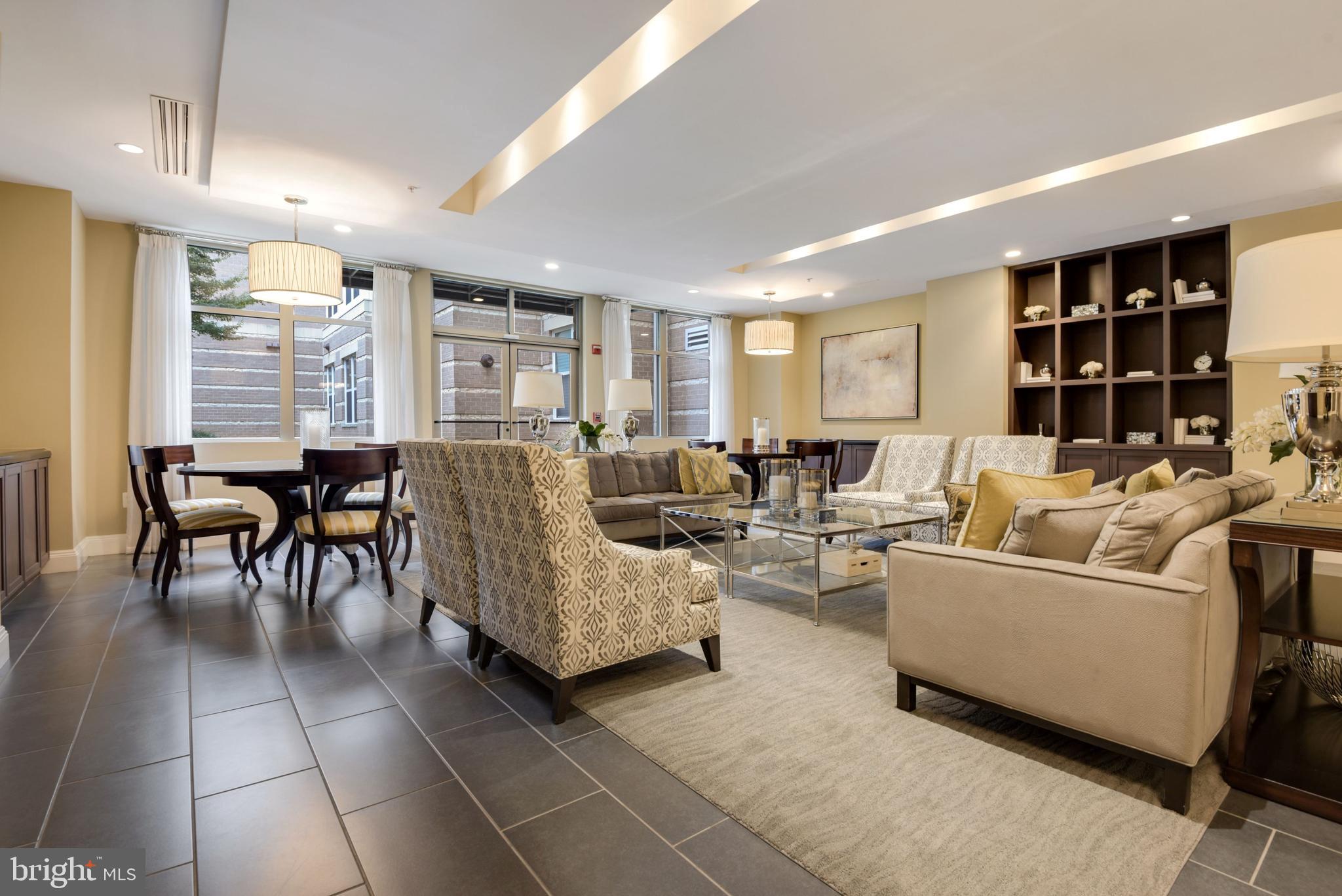 SAVOY AT RESTON TOWN CENTER - Residential