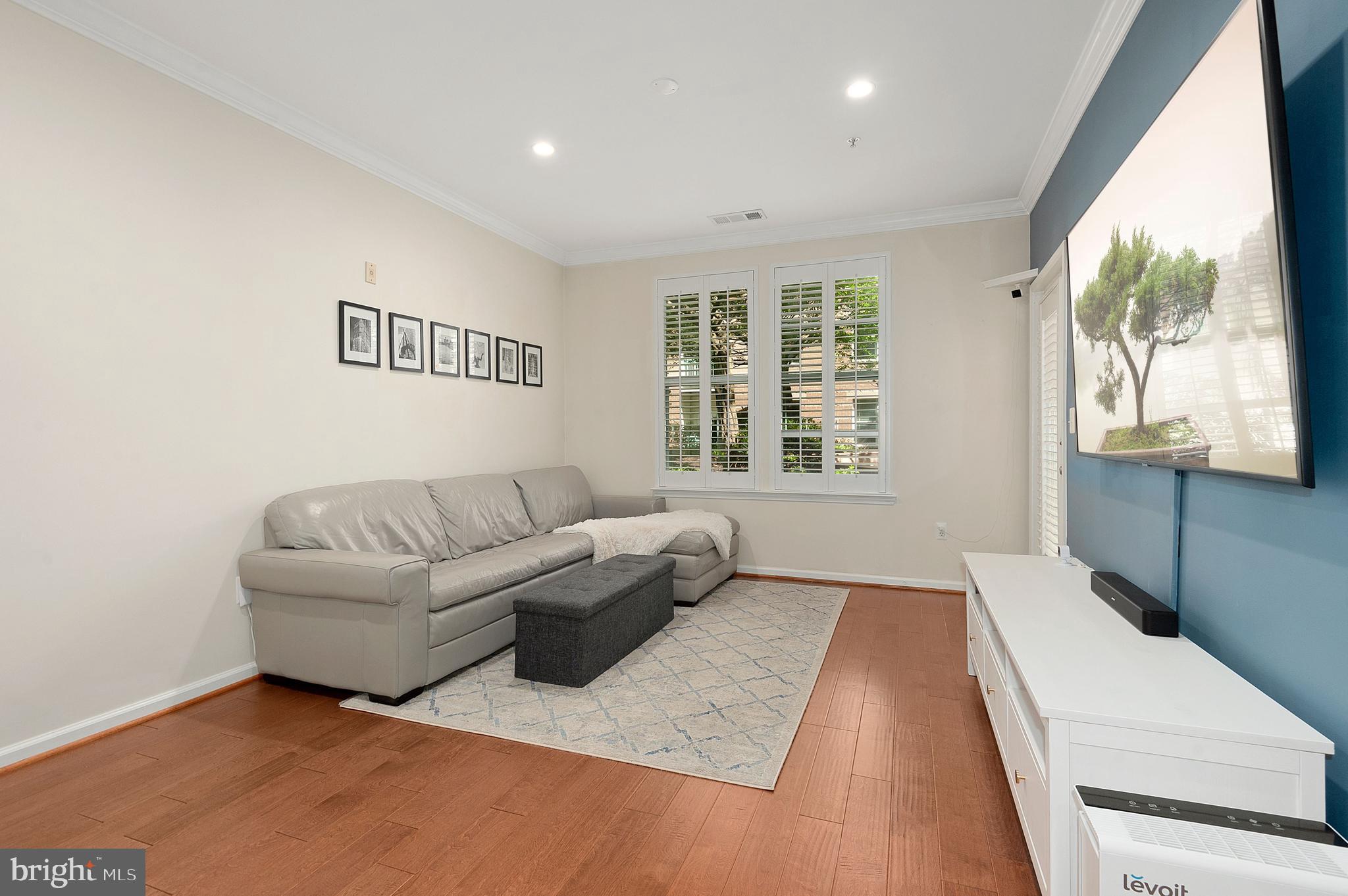 SAVOY AT RESTON TOWN CENTER - Residential