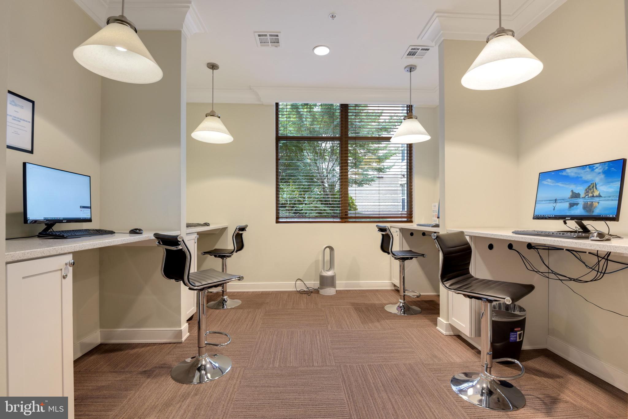 SAVOY AT RESTON TOWN CENTER - Residential