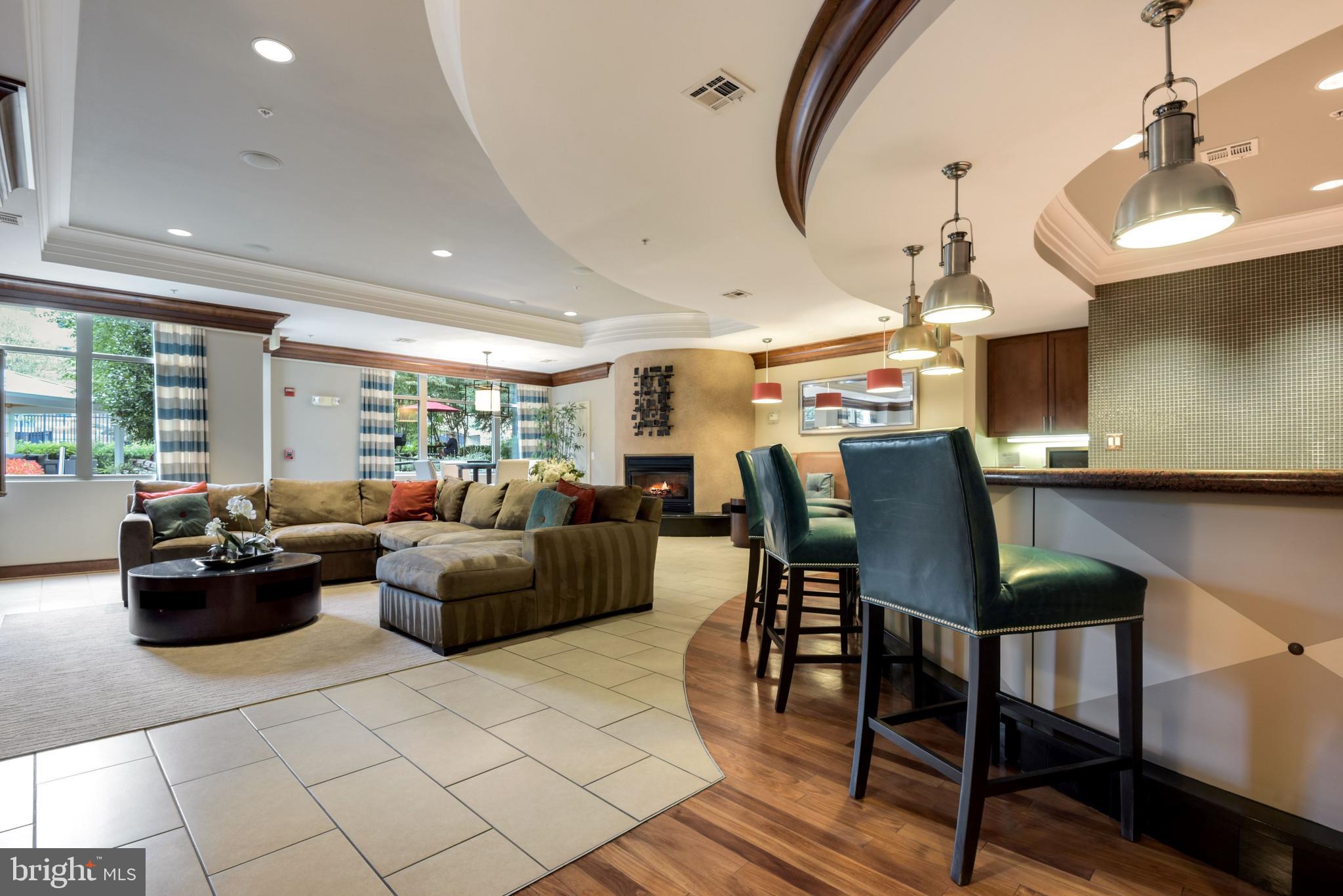 SAVOY AT RESTON TOWN CENTER - Residential