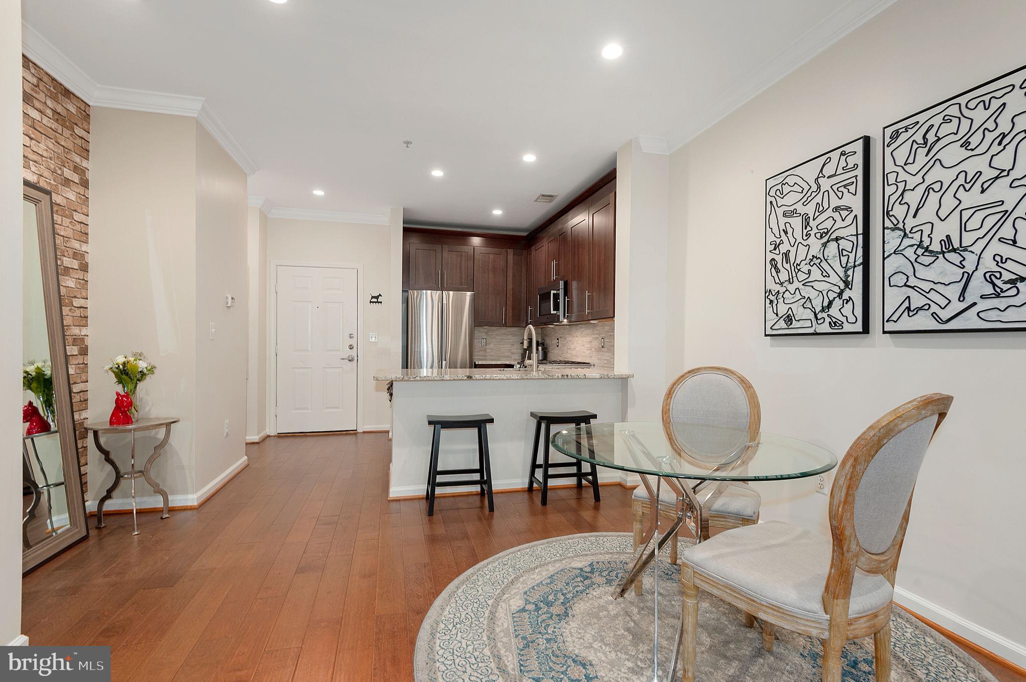 SAVOY AT RESTON TOWN CENTER - Residential