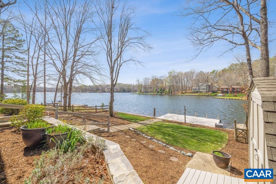 LAKE MONTICELLO - Residential