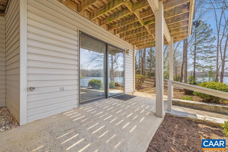 LAKE MONTICELLO - Residential