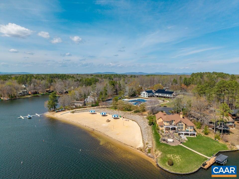 LAKE MONTICELLO - Residential