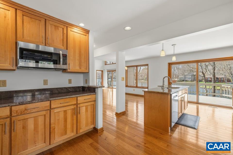 LAKE MONTICELLO - Residential