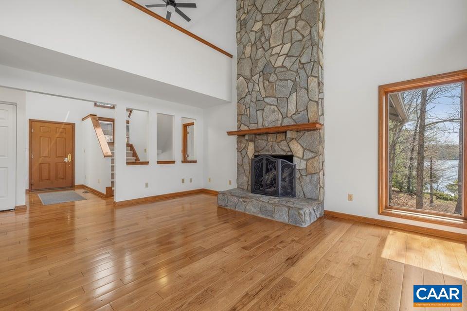 LAKE MONTICELLO - Residential