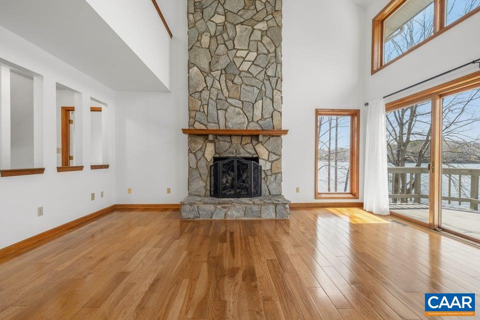 LAKE MONTICELLO - Residential