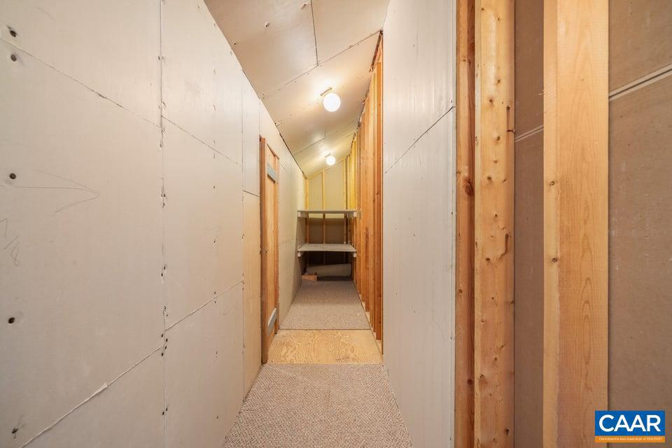 LAKE MONTICELLO - Residential