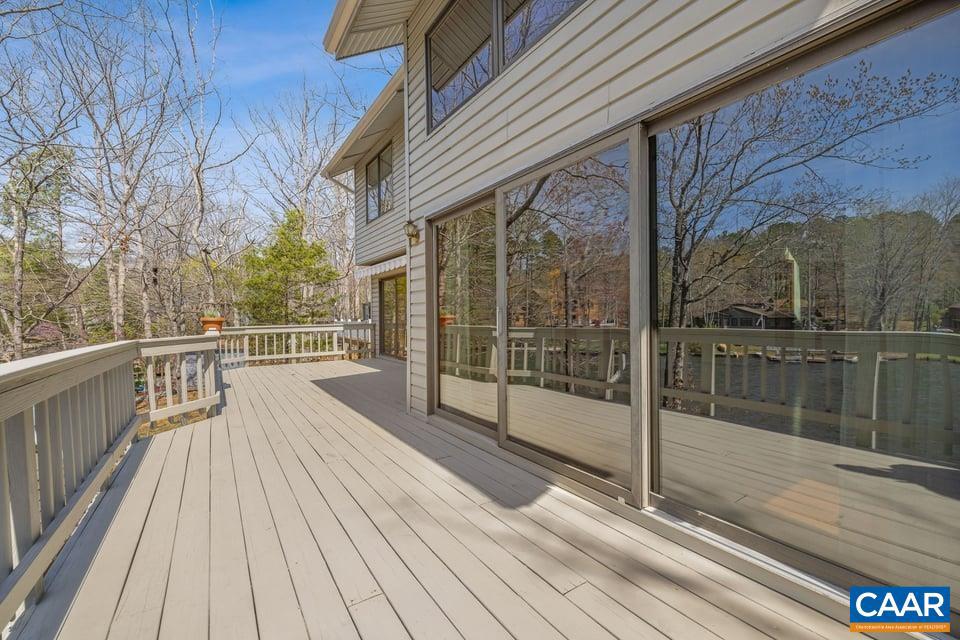 LAKE MONTICELLO - Residential