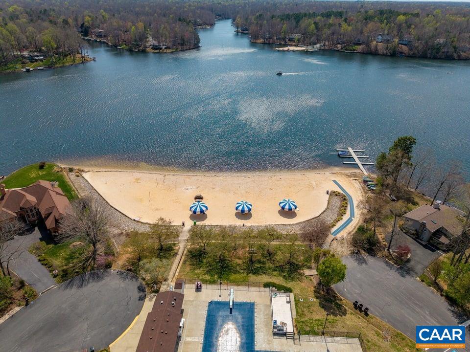 LAKE MONTICELLO - Residential