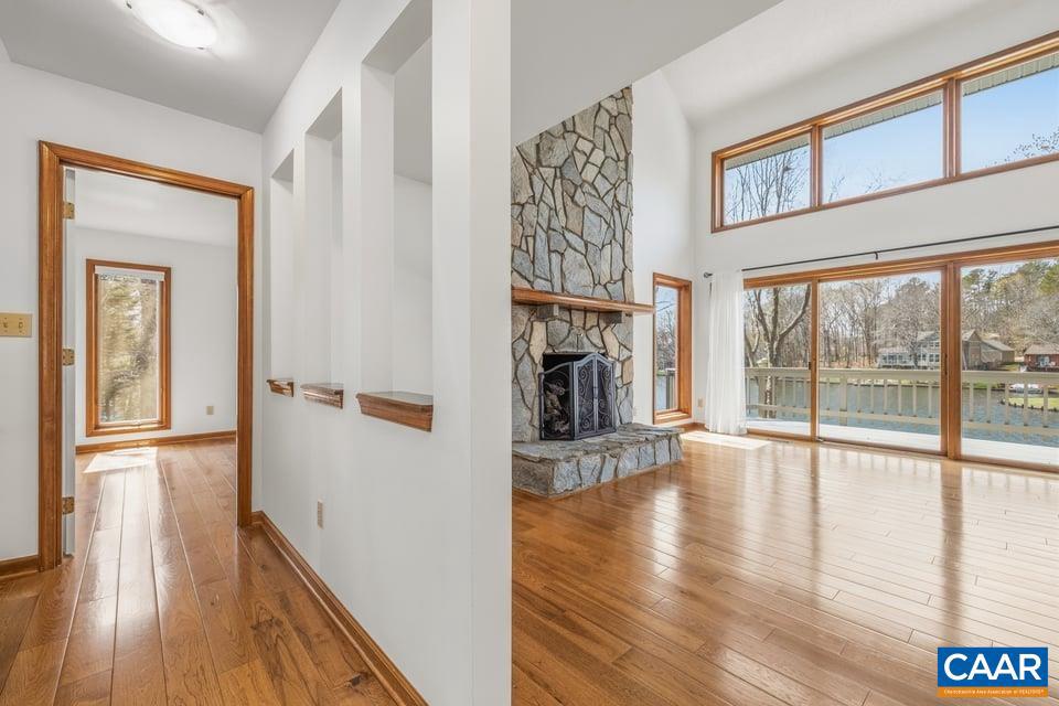 LAKE MONTICELLO - Residential