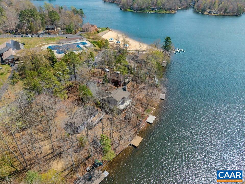 LAKE MONTICELLO - Residential