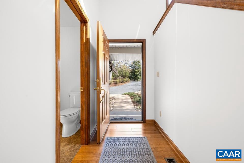 LAKE MONTICELLO - Residential