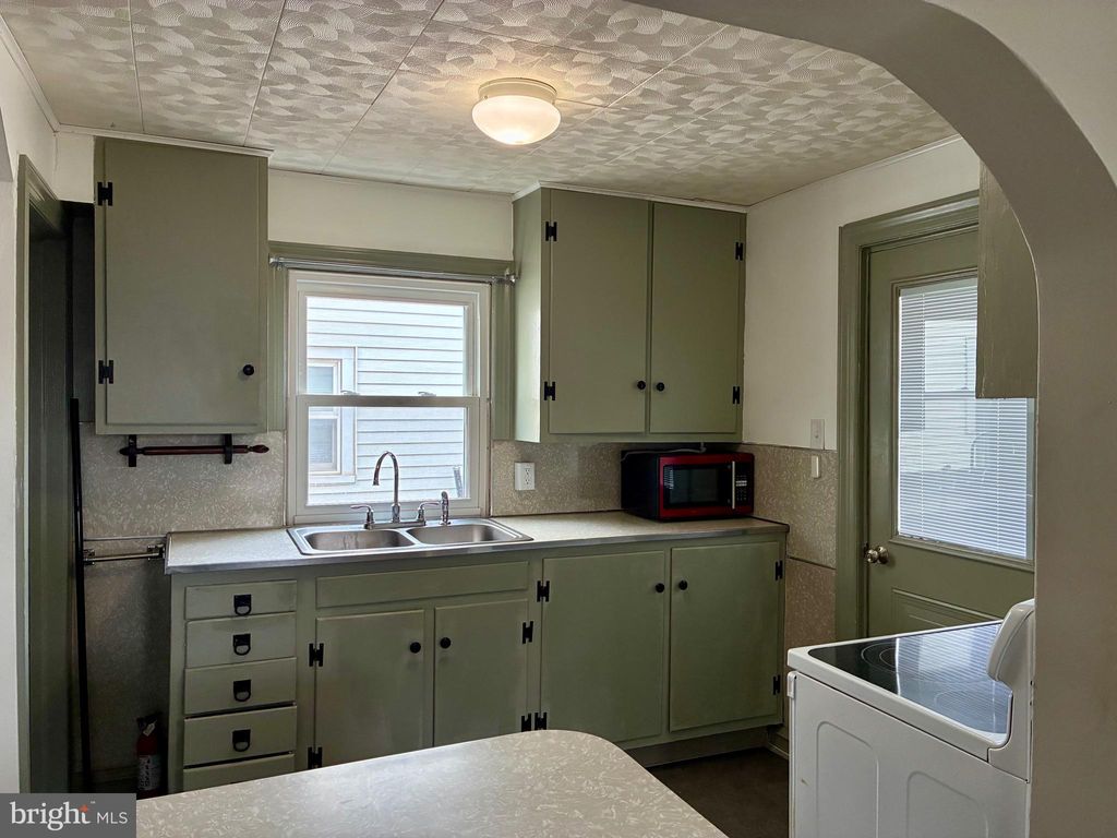 Photo of 935 Parkway Boulevard &amp; Tioga Street, YORK, PA 17404 (MLS # PAYK2095566)