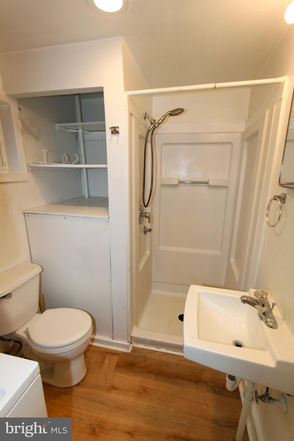 SHANNONDALE - Residential Lease