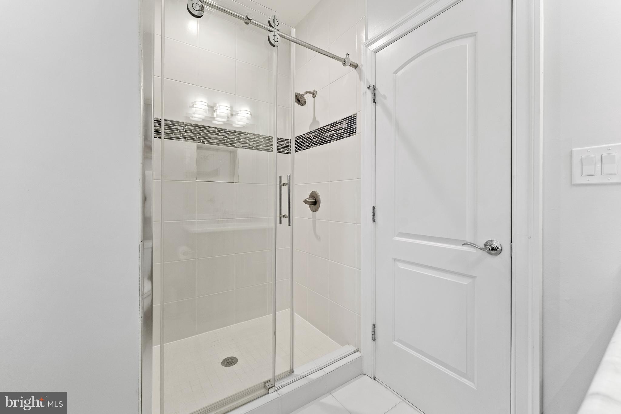 DUNN LORING WOODS - Residential