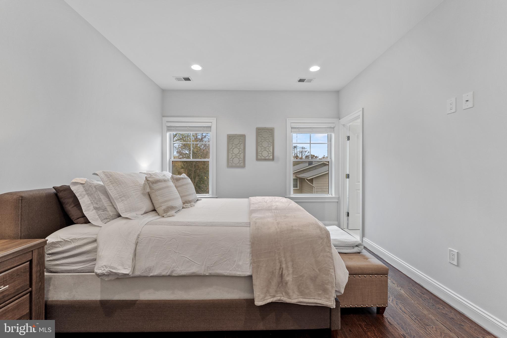 DUNN LORING WOODS - Residential