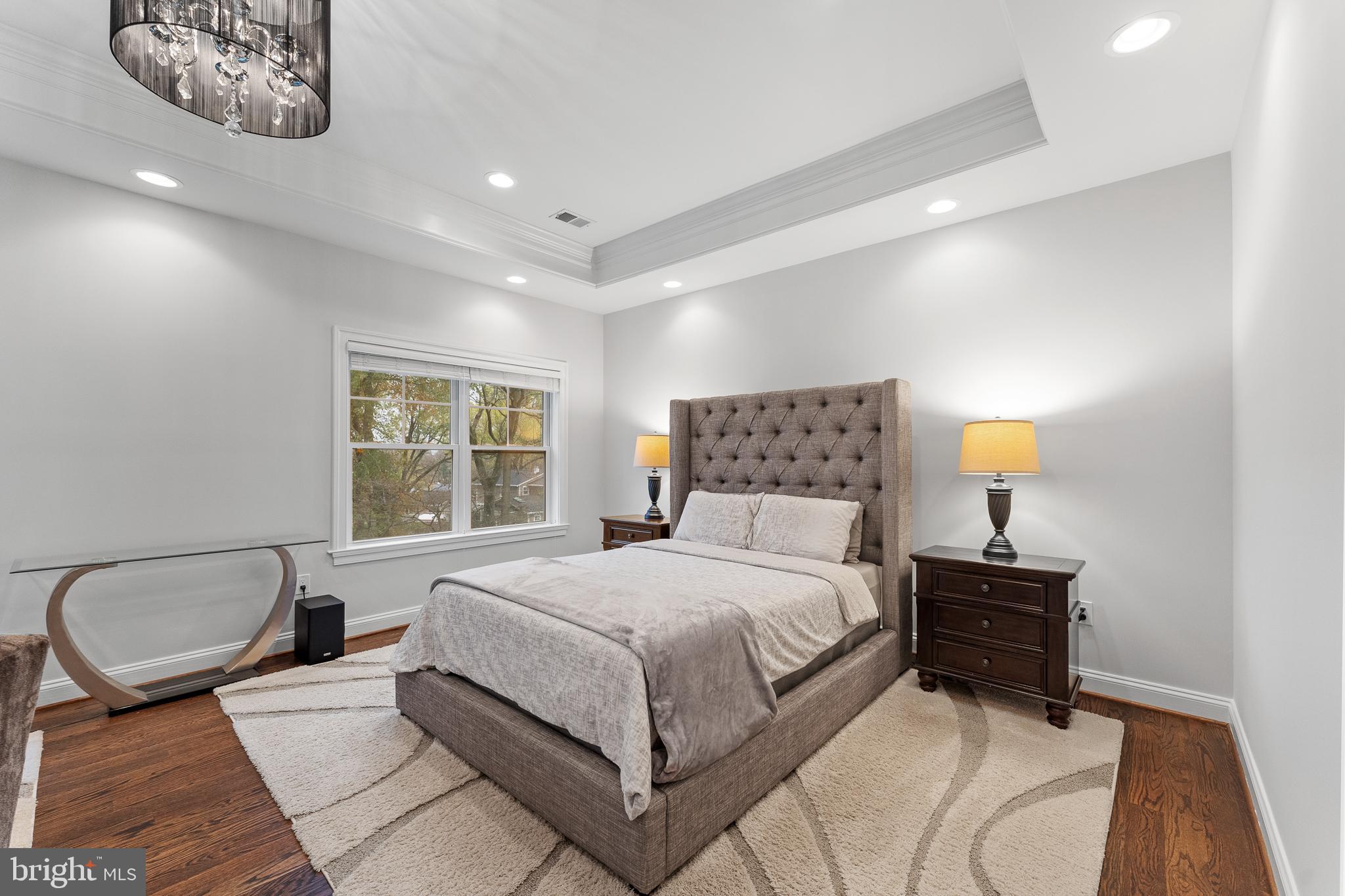 DUNN LORING WOODS - Residential