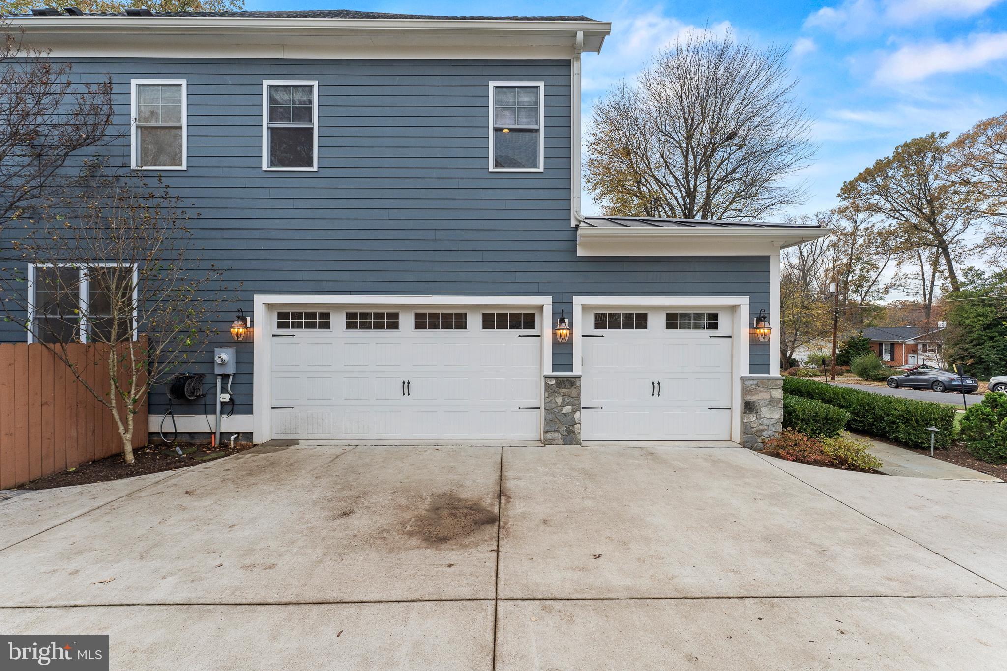 DUNN LORING WOODS - Residential