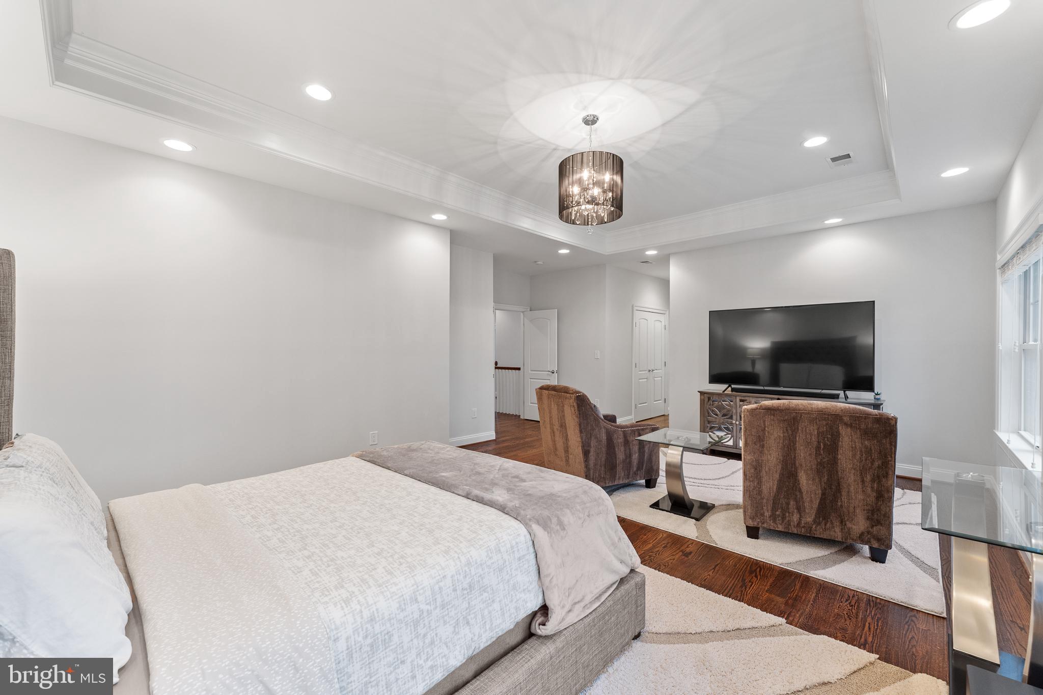 DUNN LORING WOODS - Residential