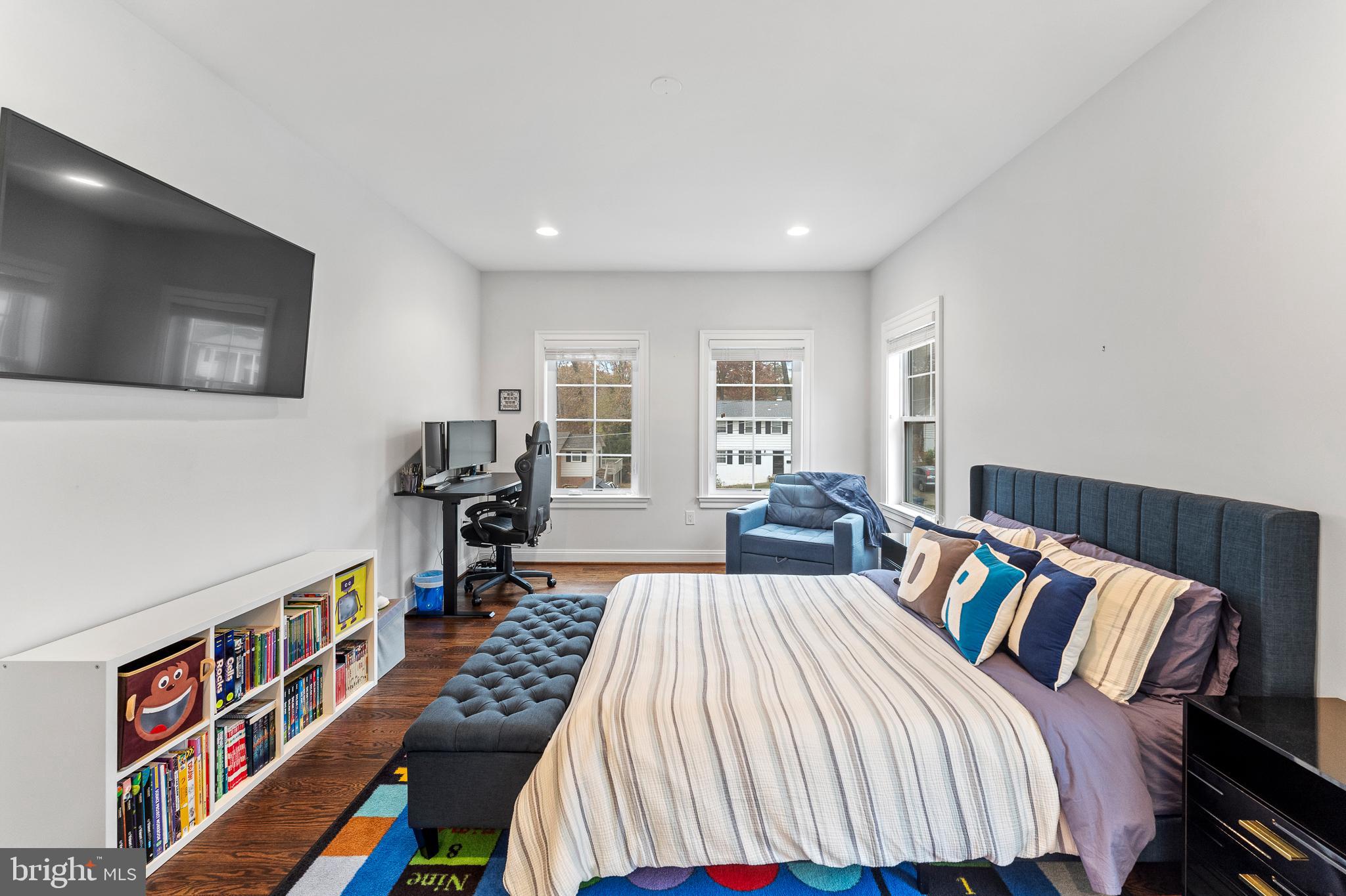 DUNN LORING WOODS - Residential