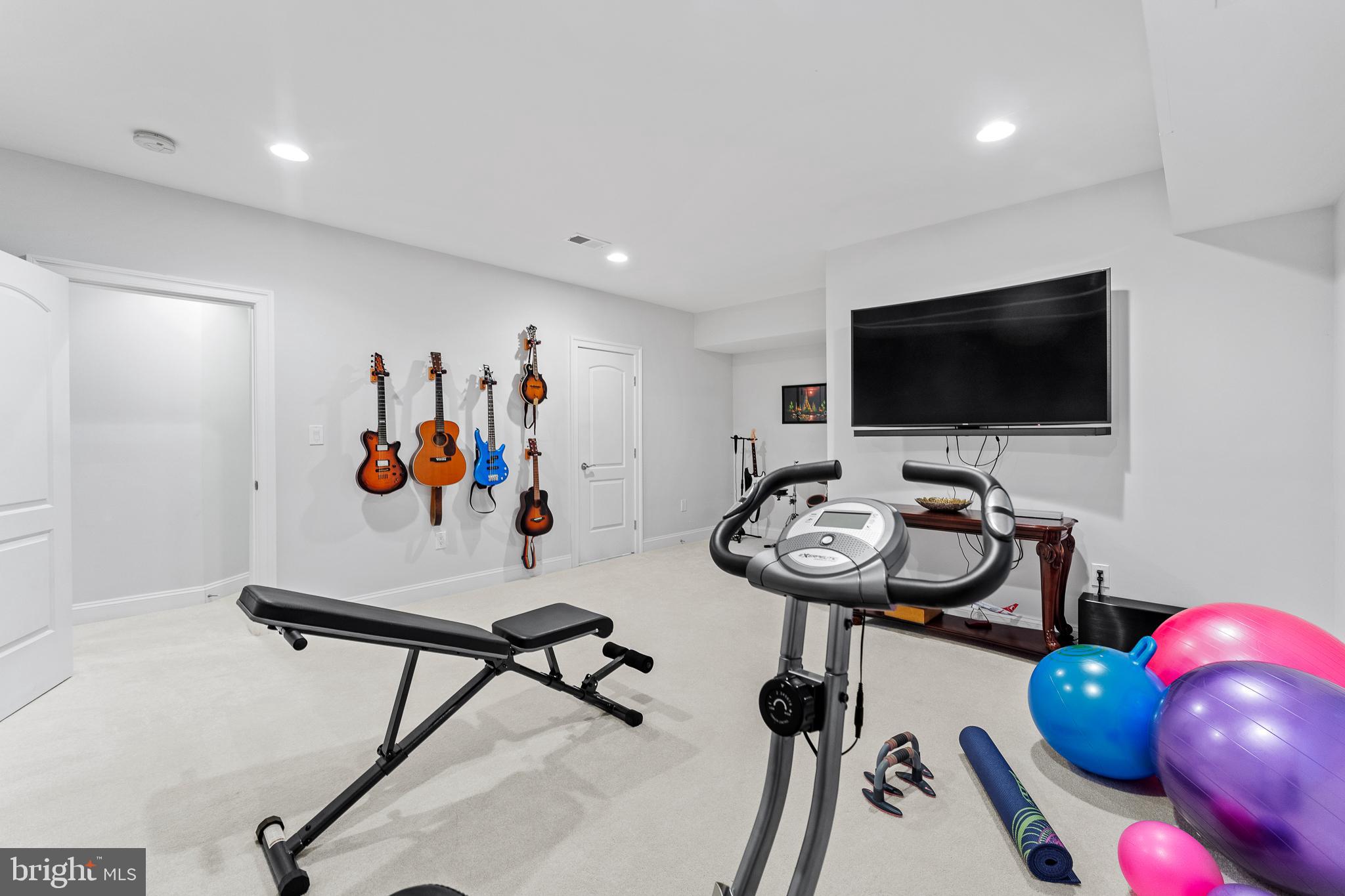 DUNN LORING WOODS - Residential