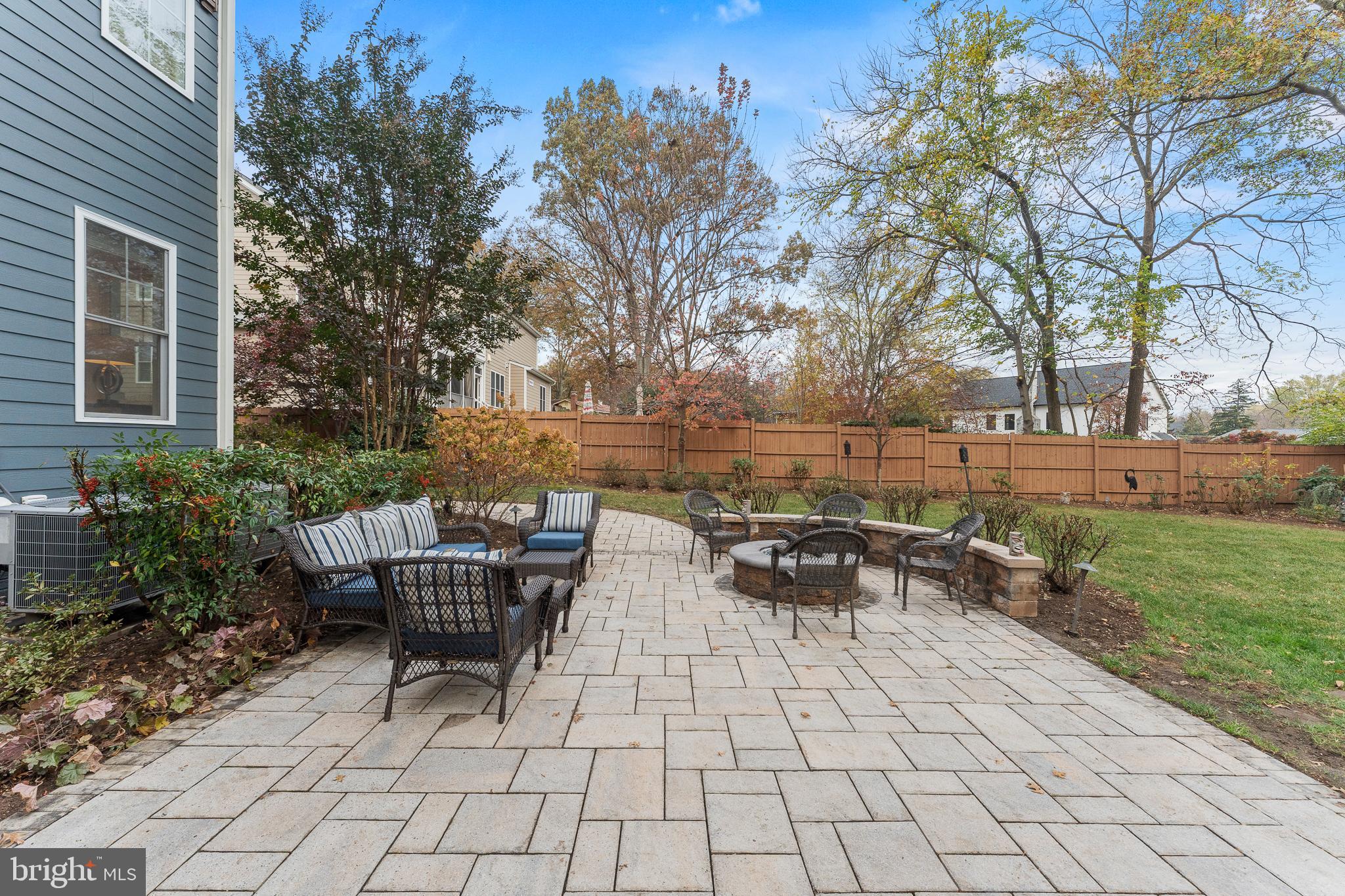 DUNN LORING WOODS - Residential