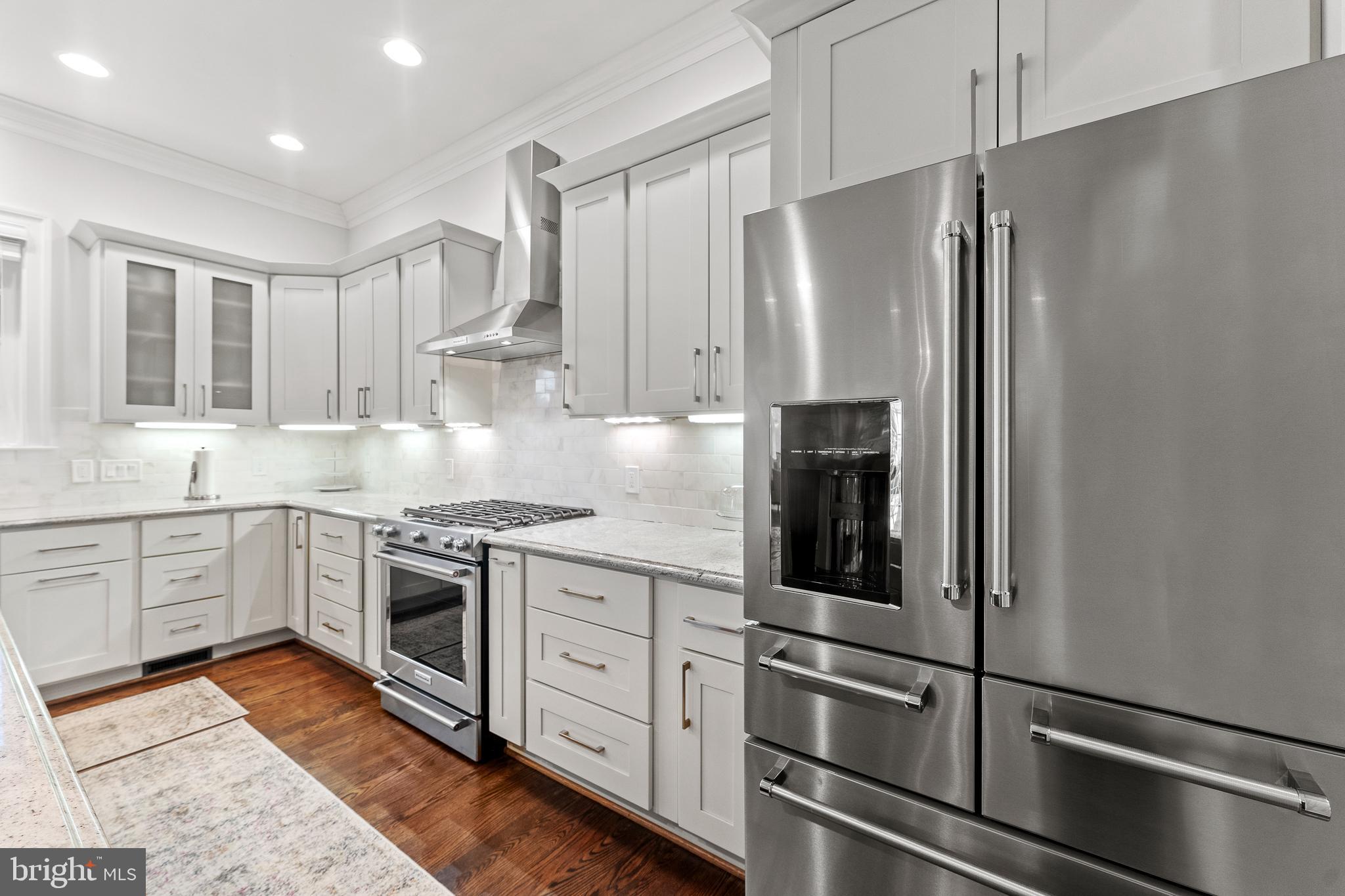 DUNN LORING WOODS - Residential