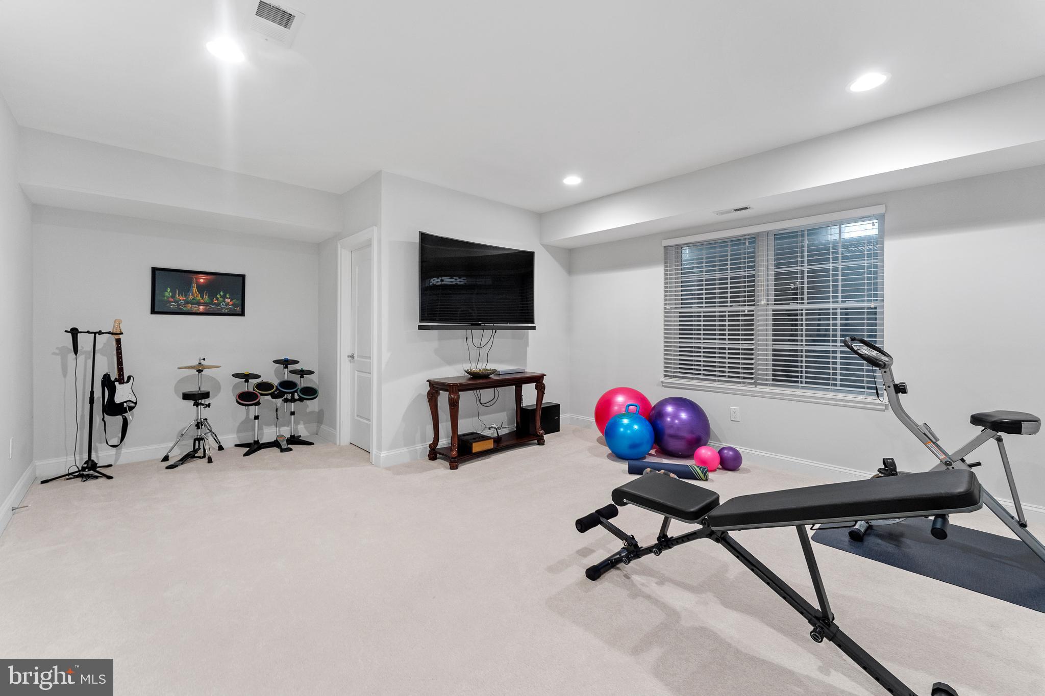 DUNN LORING WOODS - Residential