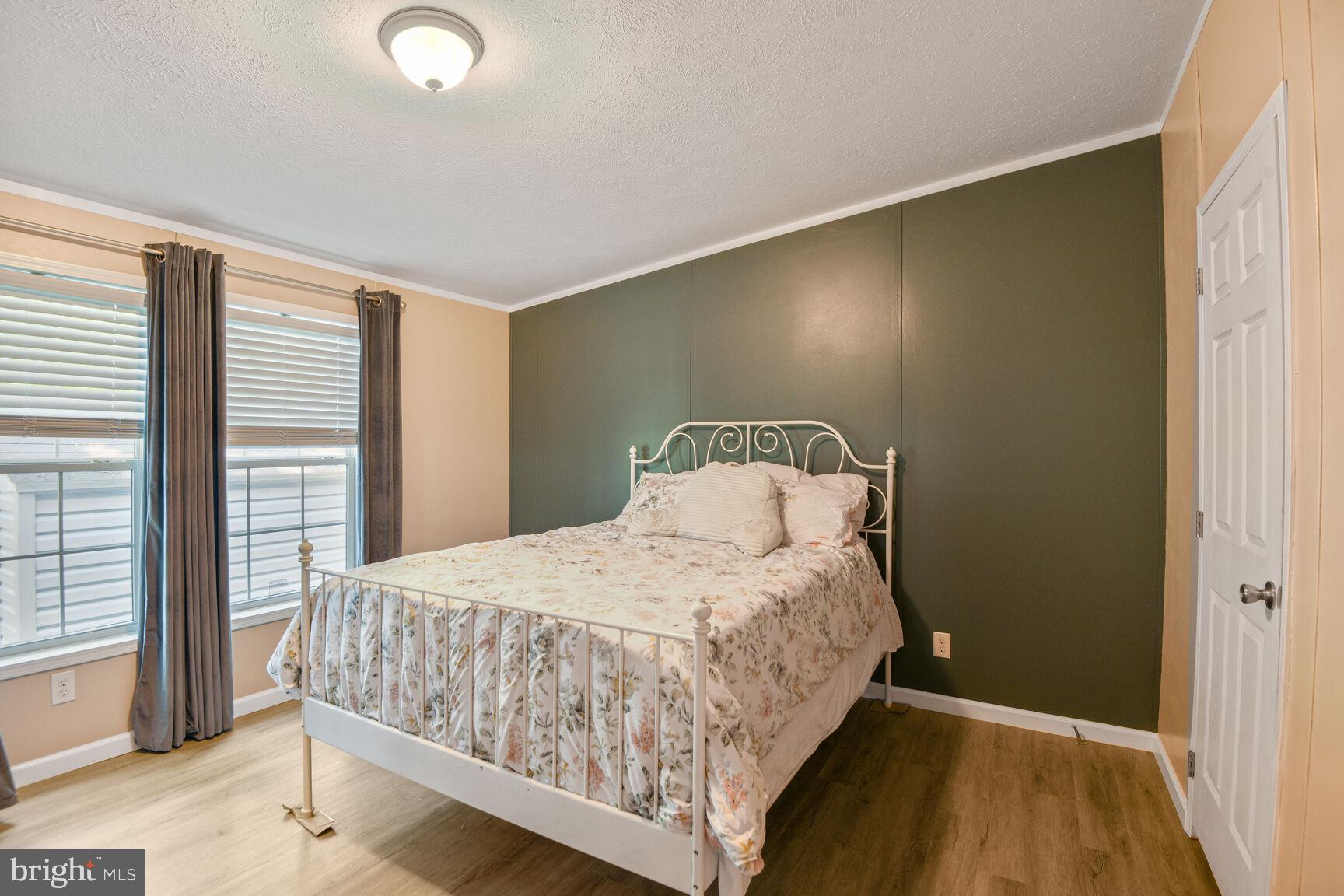 ARUNDEL MOBILE VILLAGE - Residential