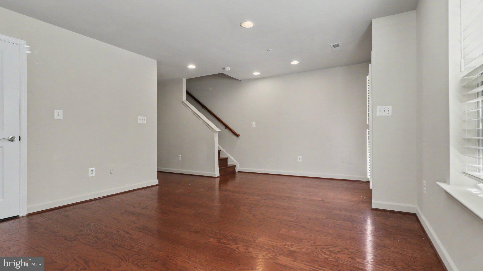 9813 WOOD EDGE WAY