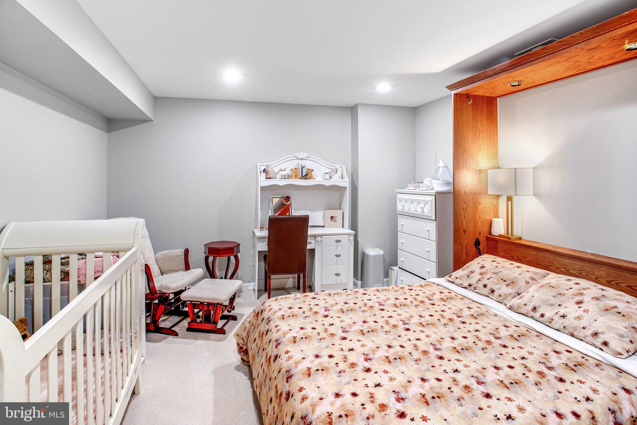 MONTCLAIR - Residential