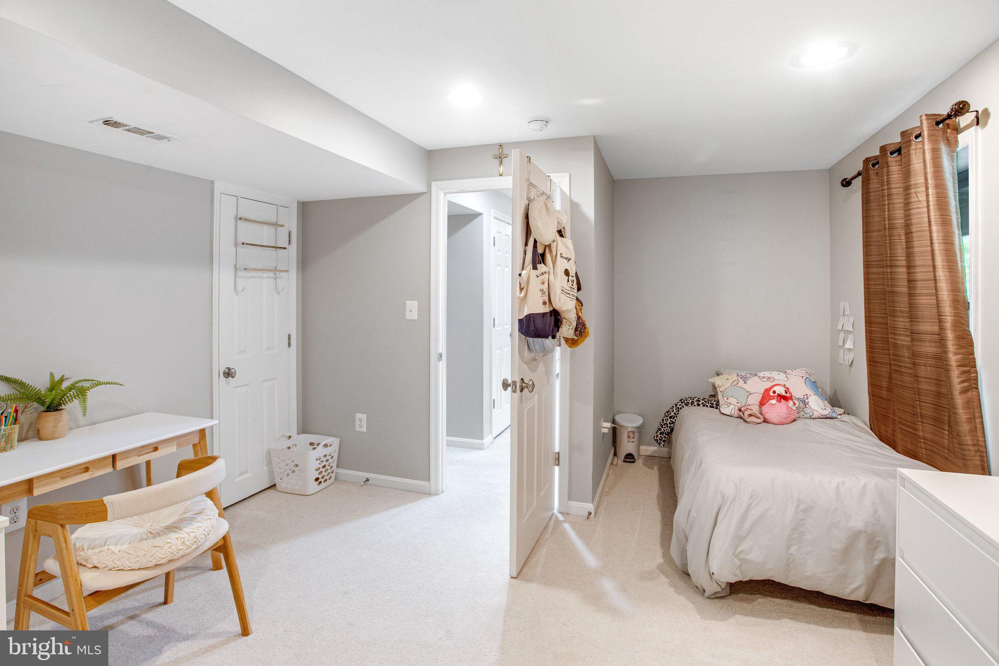 MONTCLAIR - Residential