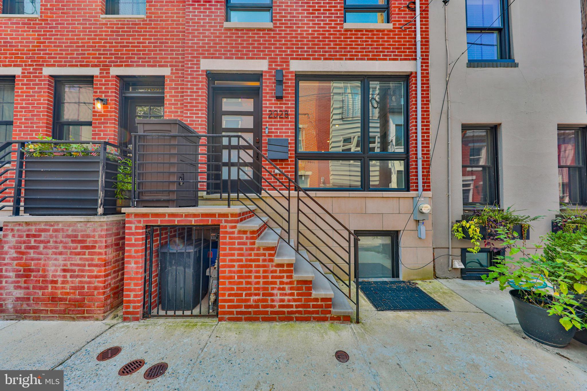 2028 PEMBERTON STREET