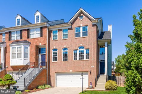 Photo of 843 Revelstore Terrace NE, LEESBURG, VA 20176 (MLS # VALO2125028)