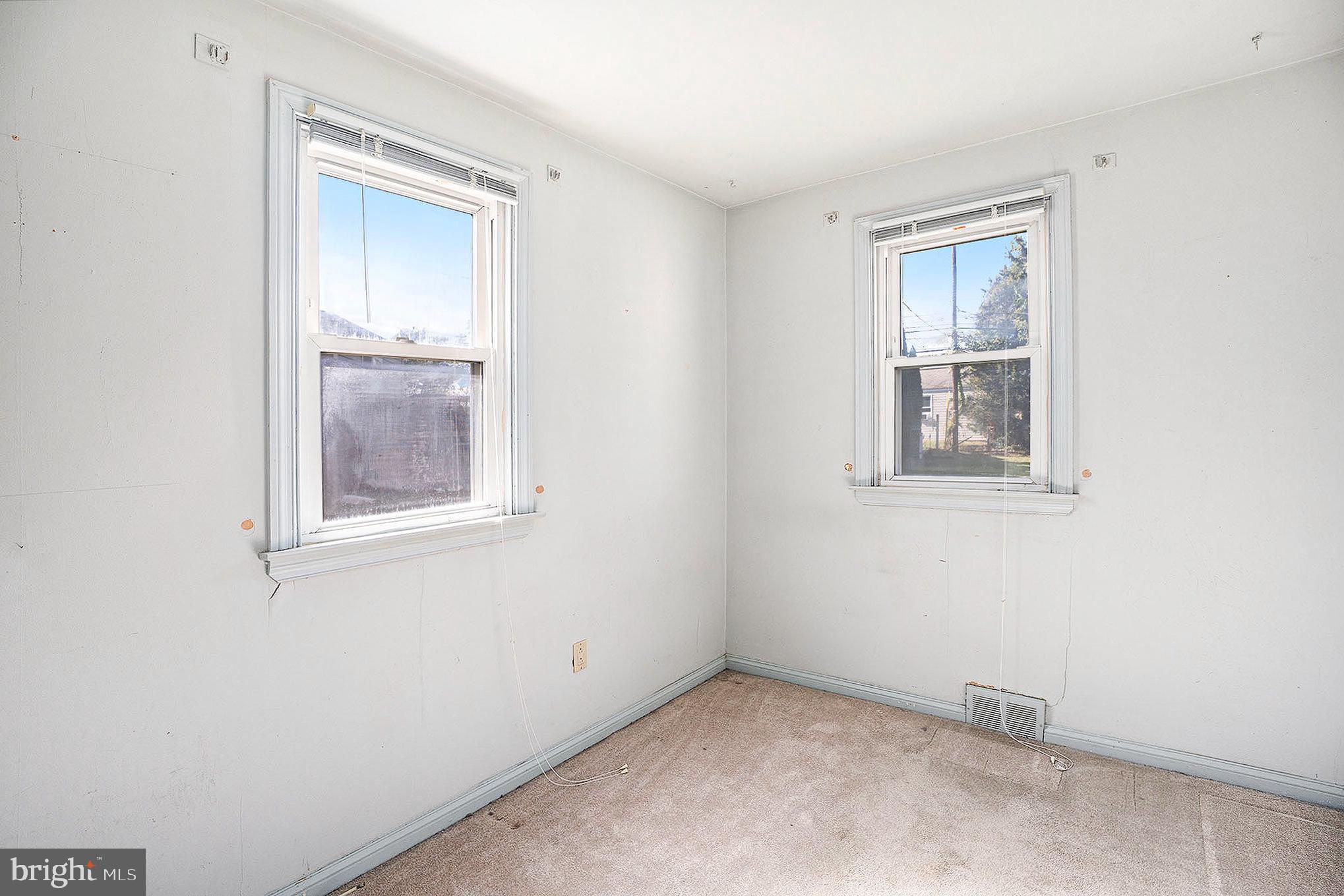 NEWTOWN SQ - Residential