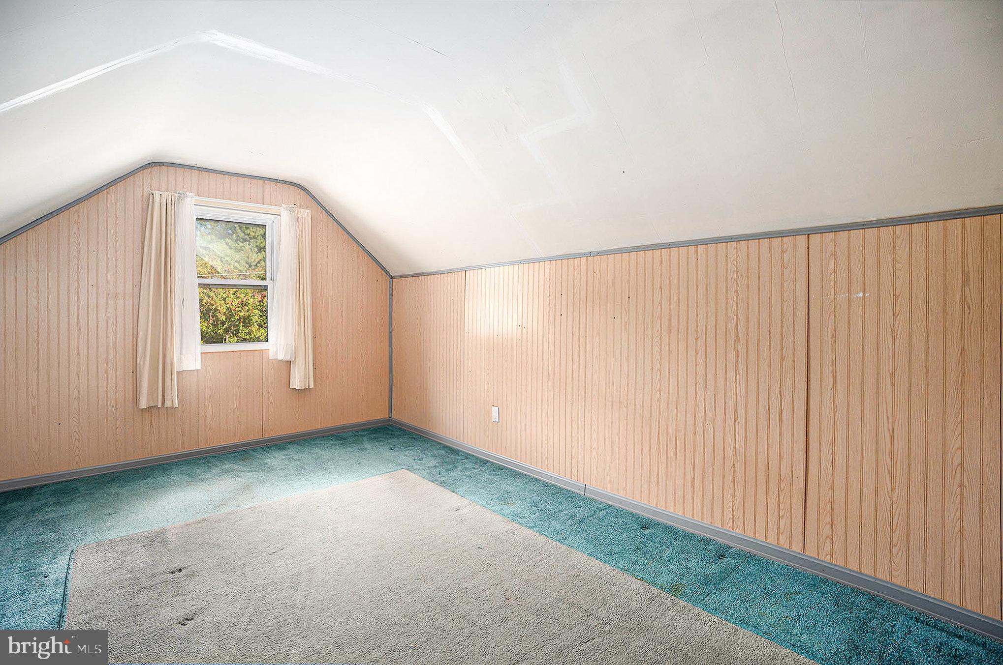 NEWTOWN SQ - Residential