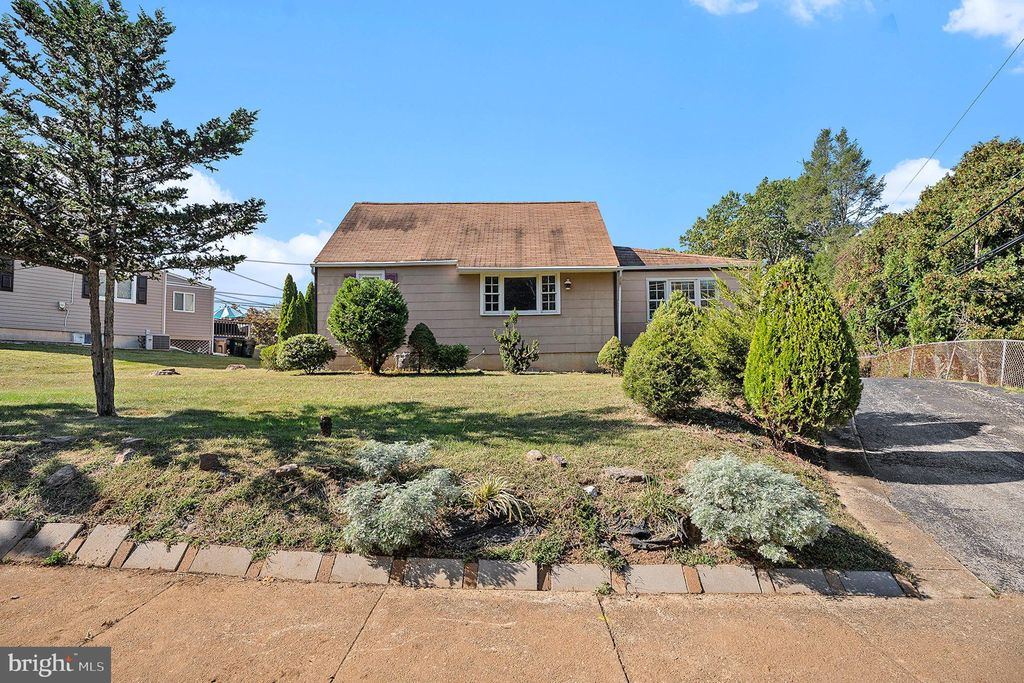 Photo of 202 Barren Road, NEWTOWN SQUARE, PA 19073 (MLS # PADE2101404)