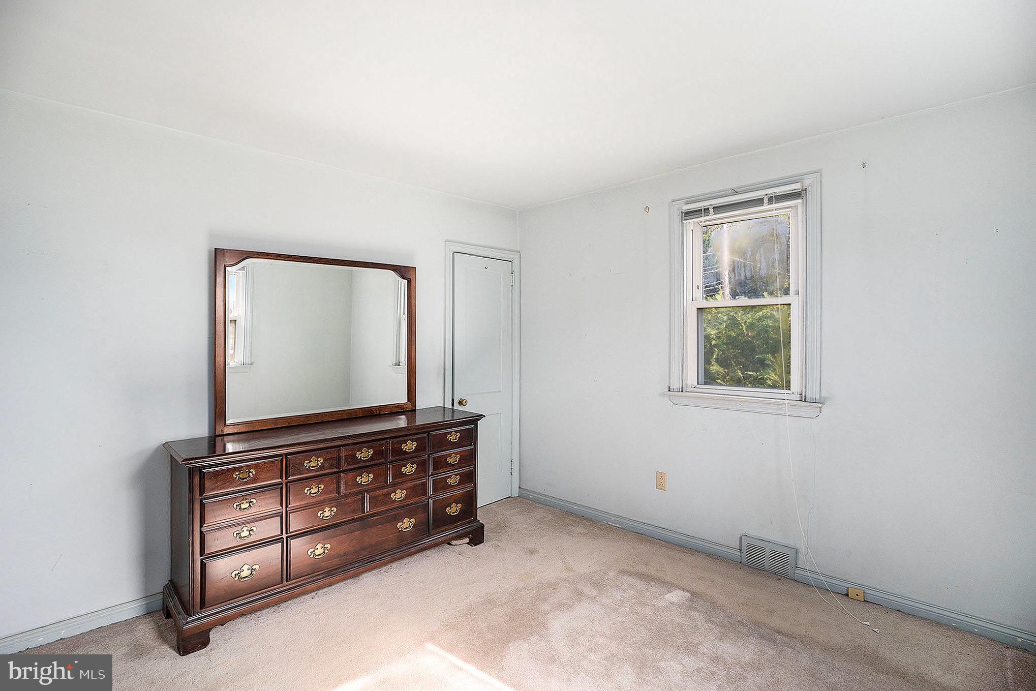 NEWTOWN SQ - Residential