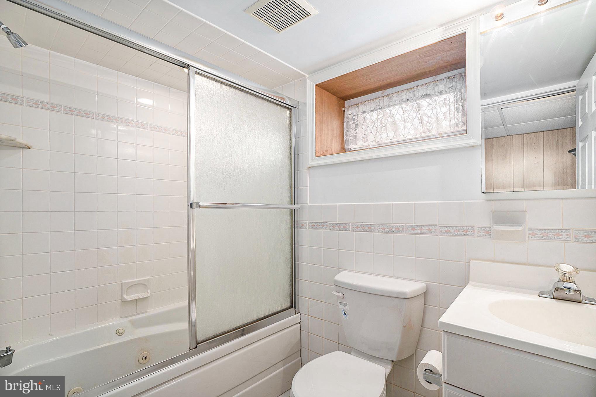 NEWTOWN SQ - Residential