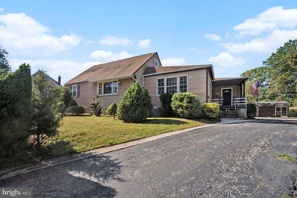 Photo of 202 Barren Road, NEWTOWN SQUARE, PA 19073 (MLS # PADE2101404)